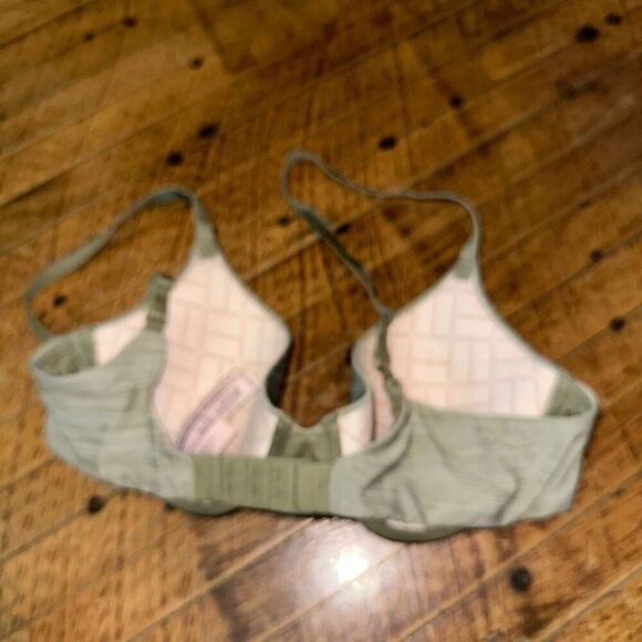 Victoria’s Secret heathered green uplift semi demi 34B bra - Picture 3 of 4